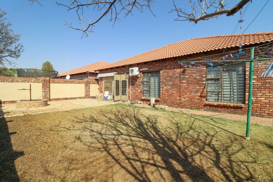 3 Bedroom Property for Sale in La Hoff North West